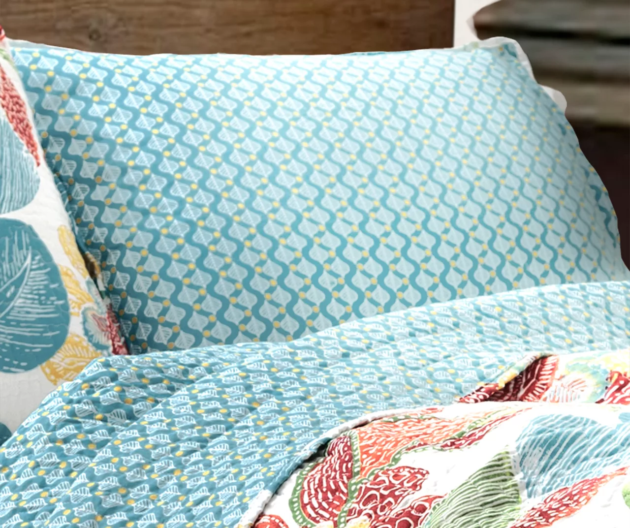 Layla Orange & Teal Floral Full/Queen 3-Piece Quilt Set 4 Layla Orange & Teal Floral Full/Queen 3-Piece Quilt Set - Image 2