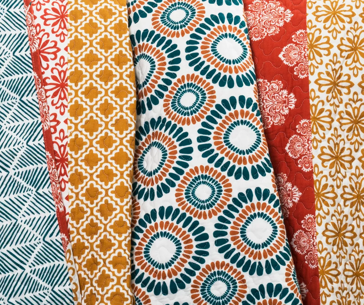 Turquoise & Orange Bohemian Pattern Stripe Full/Queen 3-Piece Quilt Set 5 Turquoise & Orange Bohemian Pattern Stripe Full/Queen 3-Piece Quilt Set - Image 3