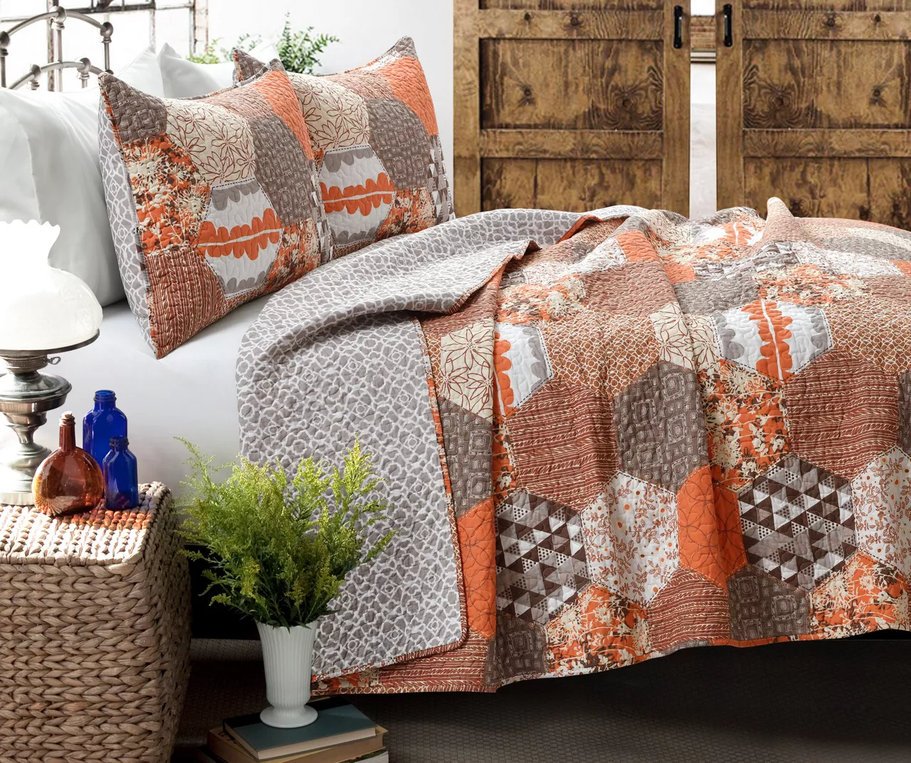 Briley Geometric Hexagon Reversible 3-Piece Quilt Set 3 Briley Geometric Hexagon Reversible 3-Piece Quilt Set