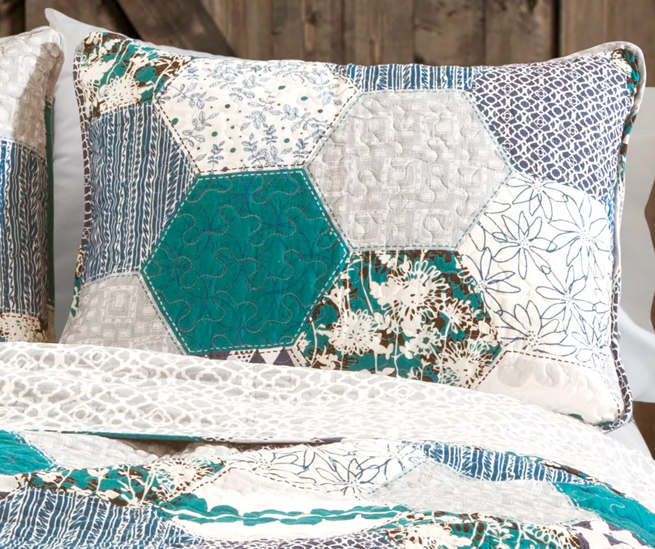 Briley Geometric Hexagon Reversible 3-Piece Quilt Set 4 Briley Geometric Hexagon Reversible 3-Piece Quilt Set - Image 2
