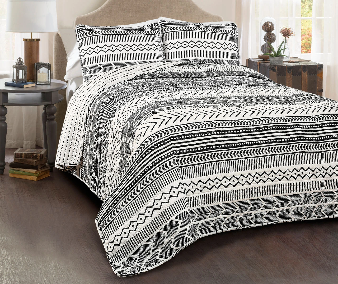 Hygge Black & White Geometric Reversible Full/Queen 3-Piece Quilt Set 3 Hygge Black & White Geometric Reversible Full/Queen 3-Piece Quilt Set
