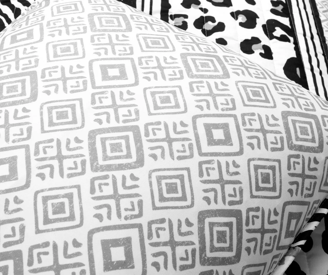 Lush Decor Black & White Animal Print Pattern Block Reversible Quilt Set 15 Lush Decor Black & White Animal Print Pattern Block Reversible Quilt Set - Image 13
