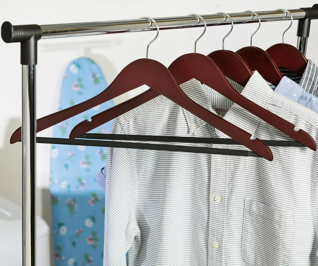 Cherry Finish Non-Slip Swivel Hangers, 24-Pack 4 Cherry Finish Non-Slip Swivel Hangers, 24-Pack - Image 2